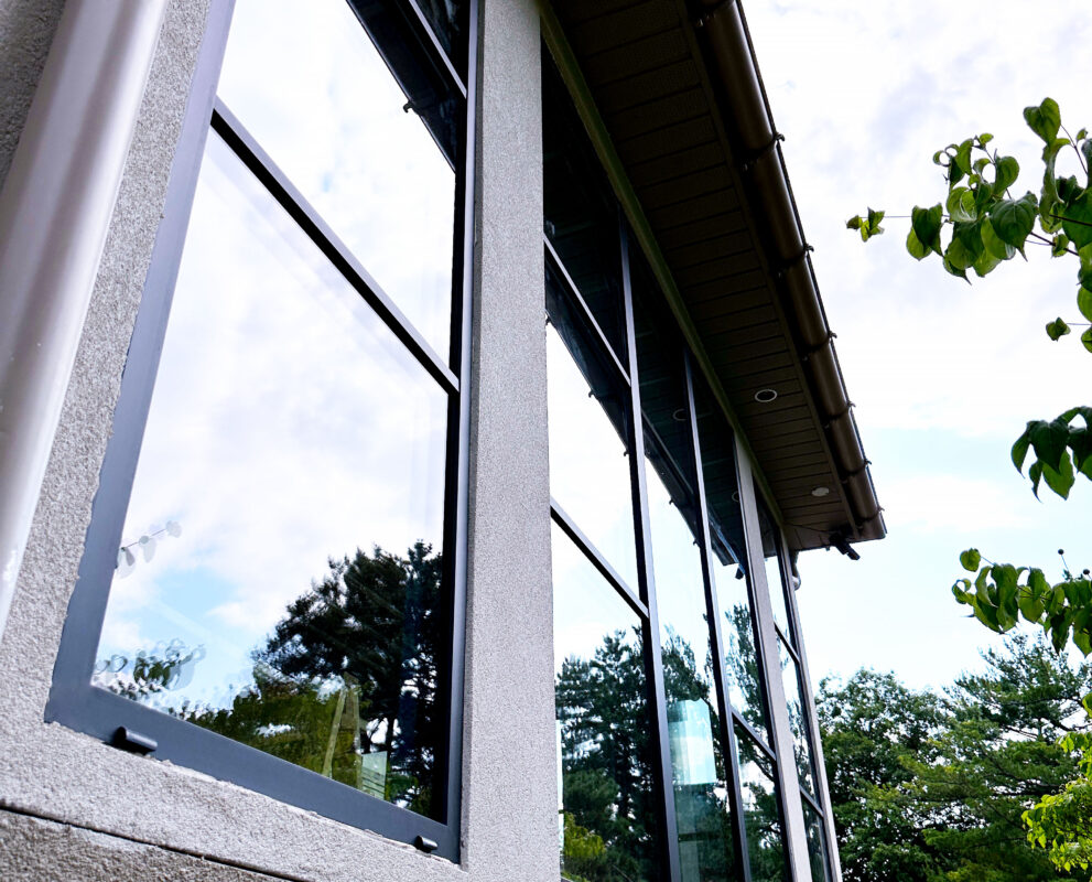 tilt-and-turn-windows-replacement-for-house-in-toronto-etobicoke-area-best-suppliers-installers
